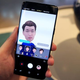 Si los emoji son lo tuyo, puedes crear los tuyos propios con diferentes expresiones. Foto: Sam Rutherford (Gizmodo)